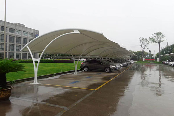 通遼不同膜材的使用壽命：揭秘材料選擇對(duì)建筑性能的影響